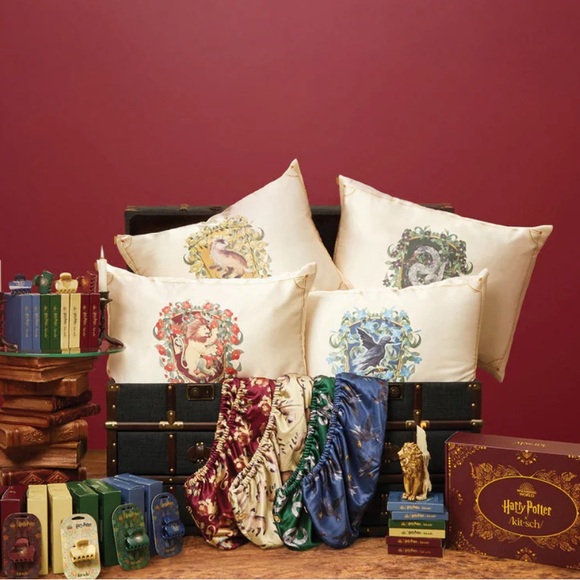 KITSCH ULTIMATE HOGWARTS COLLECTORS BUNDLE - Picture 1 of 15